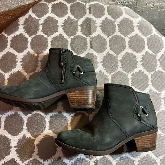 Teva Gray Ankle Booties with Side Zipper - Picture 3 of 9